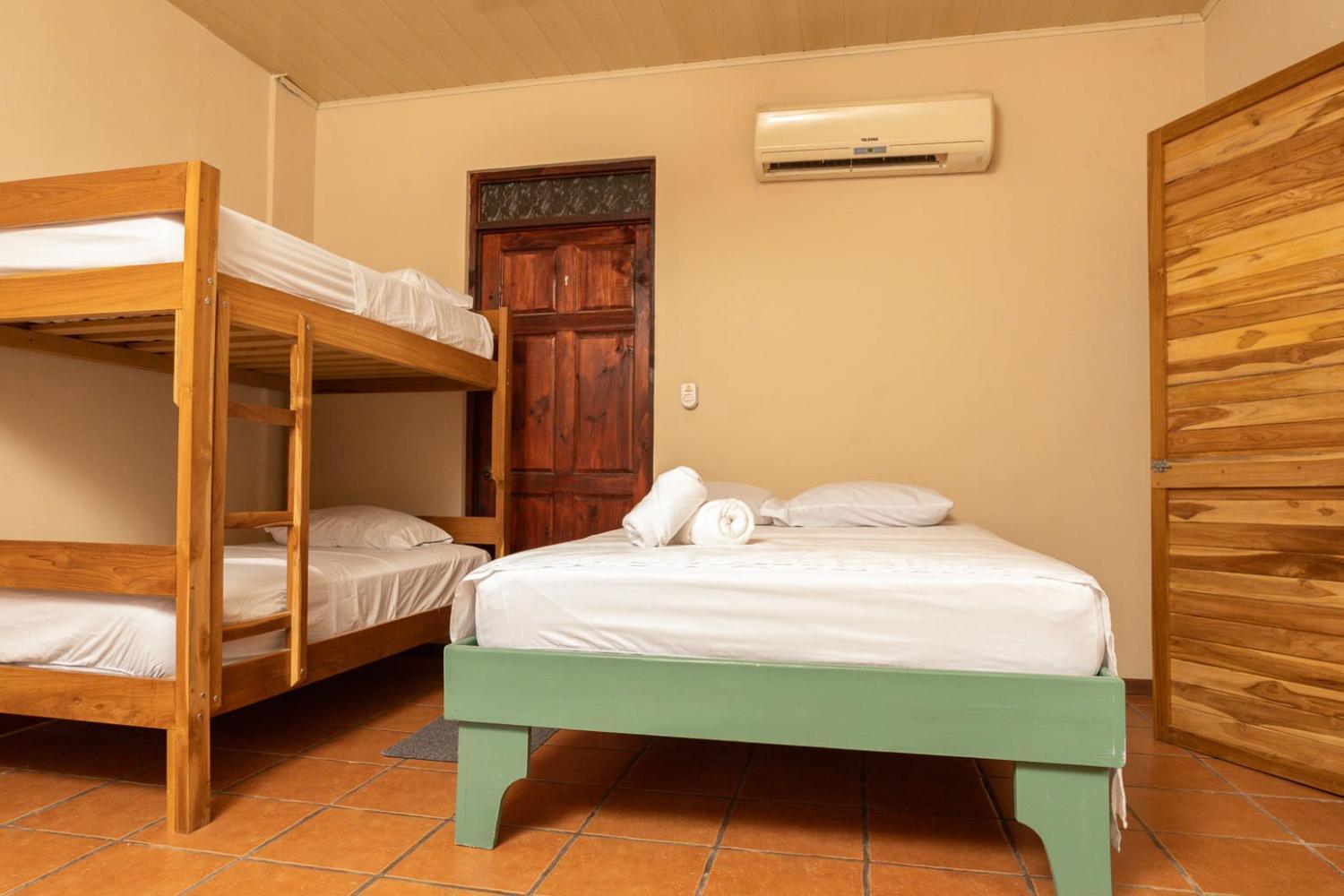 Hospedaje Papalotes Quepos Buitenkant foto