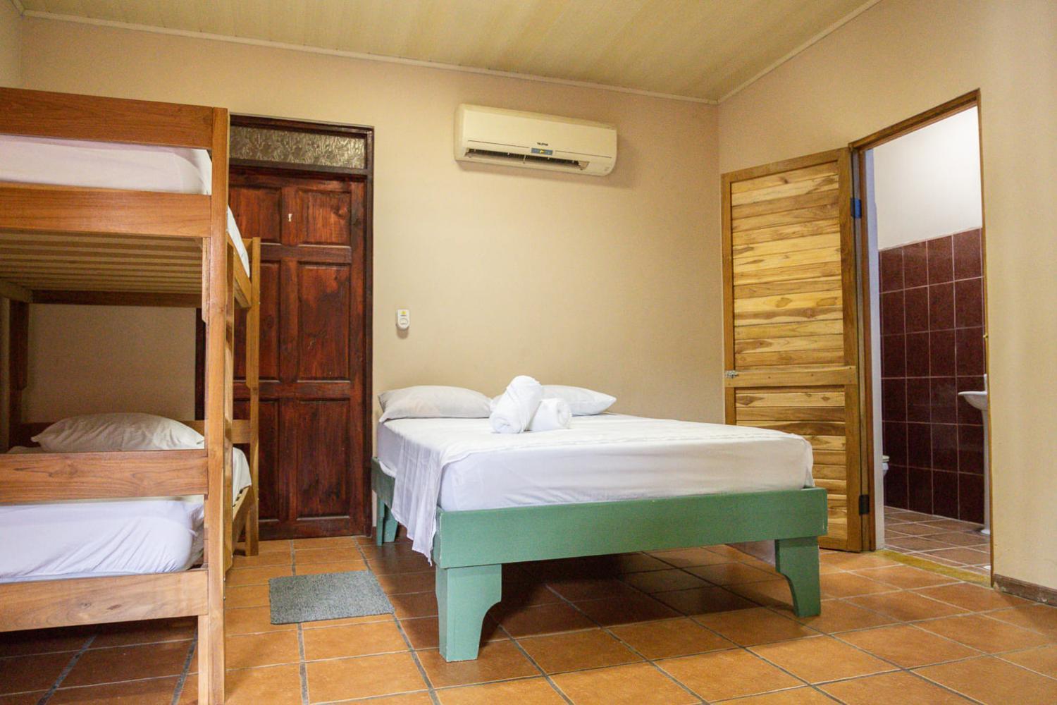 Hospedaje Papalotes Quepos Buitenkant foto