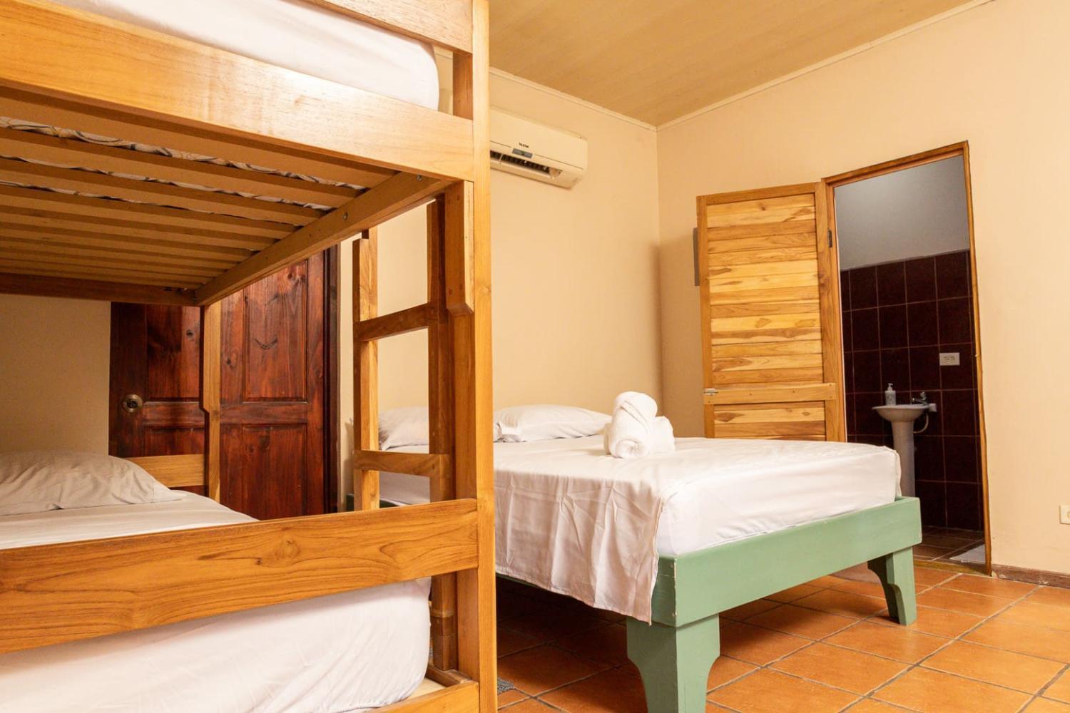 Hospedaje Papalotes Quepos Buitenkant foto